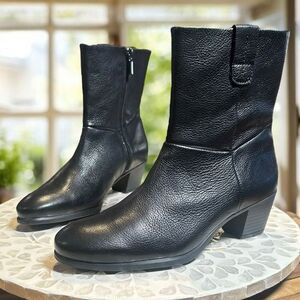 Munro $180 Tyler Leather Arch Support Ankle Boots Women’s Size 7.5M Zip Comfort